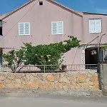 Guesthouse Eljuga Family